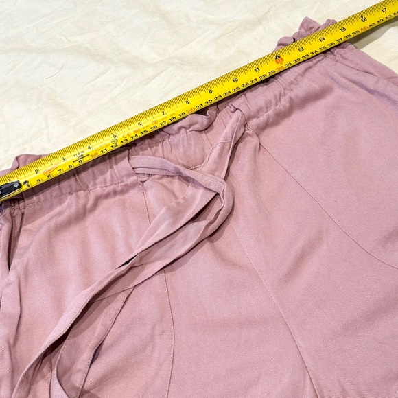 Dynamite Salmon Pink High-Waisted Ruffled Bermuda Shorts with Pockets, Size M - Picture 8 of 10